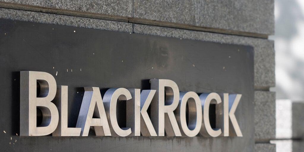 BlackRock将其创纪录的比特币基金纳入模型组合